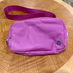 lululemon athletica Vibrant 1L Belt Bag